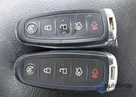 2014 Ford Focus Titanium из США, поврежденный, VIN 1FADP3J20EL193180